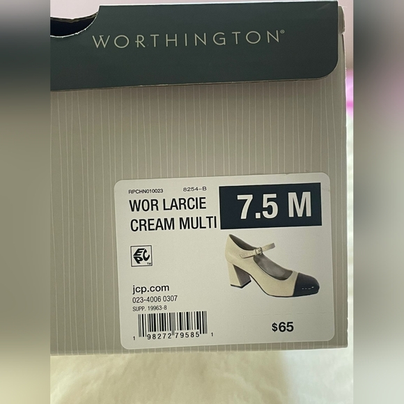 Worthington Black and Cream Heels Timeless Elegance - Picture 5 of 6